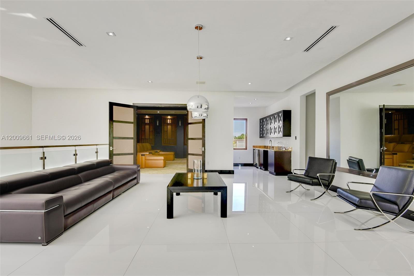 TOWN & RANCH ESTS - Residential