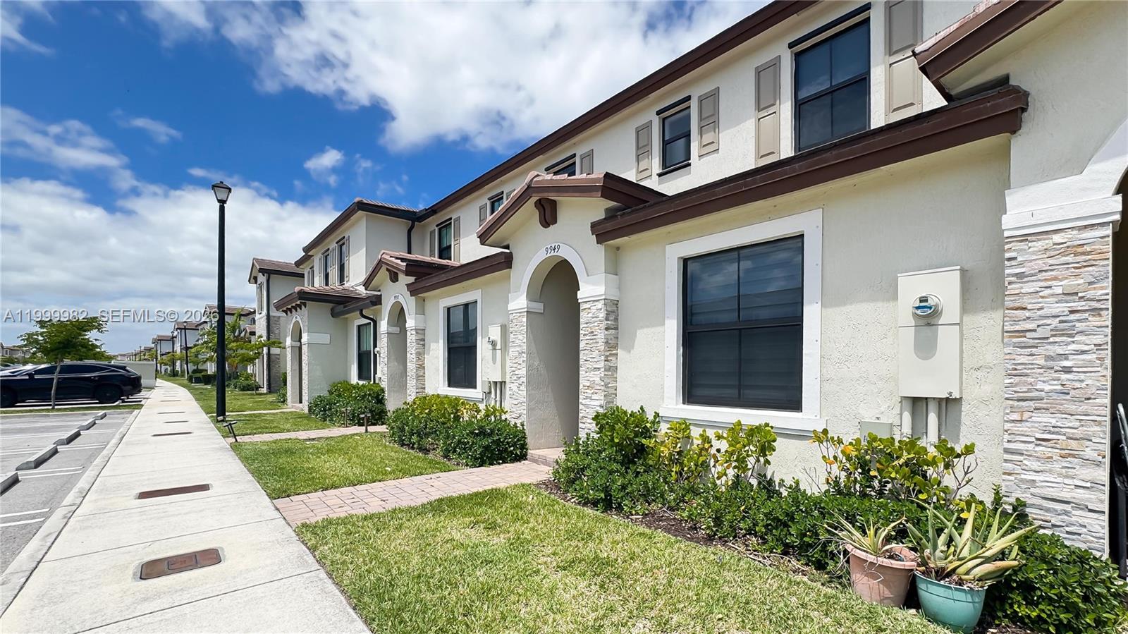 ENCLAVE SOUTH PHASE 2 - Residential