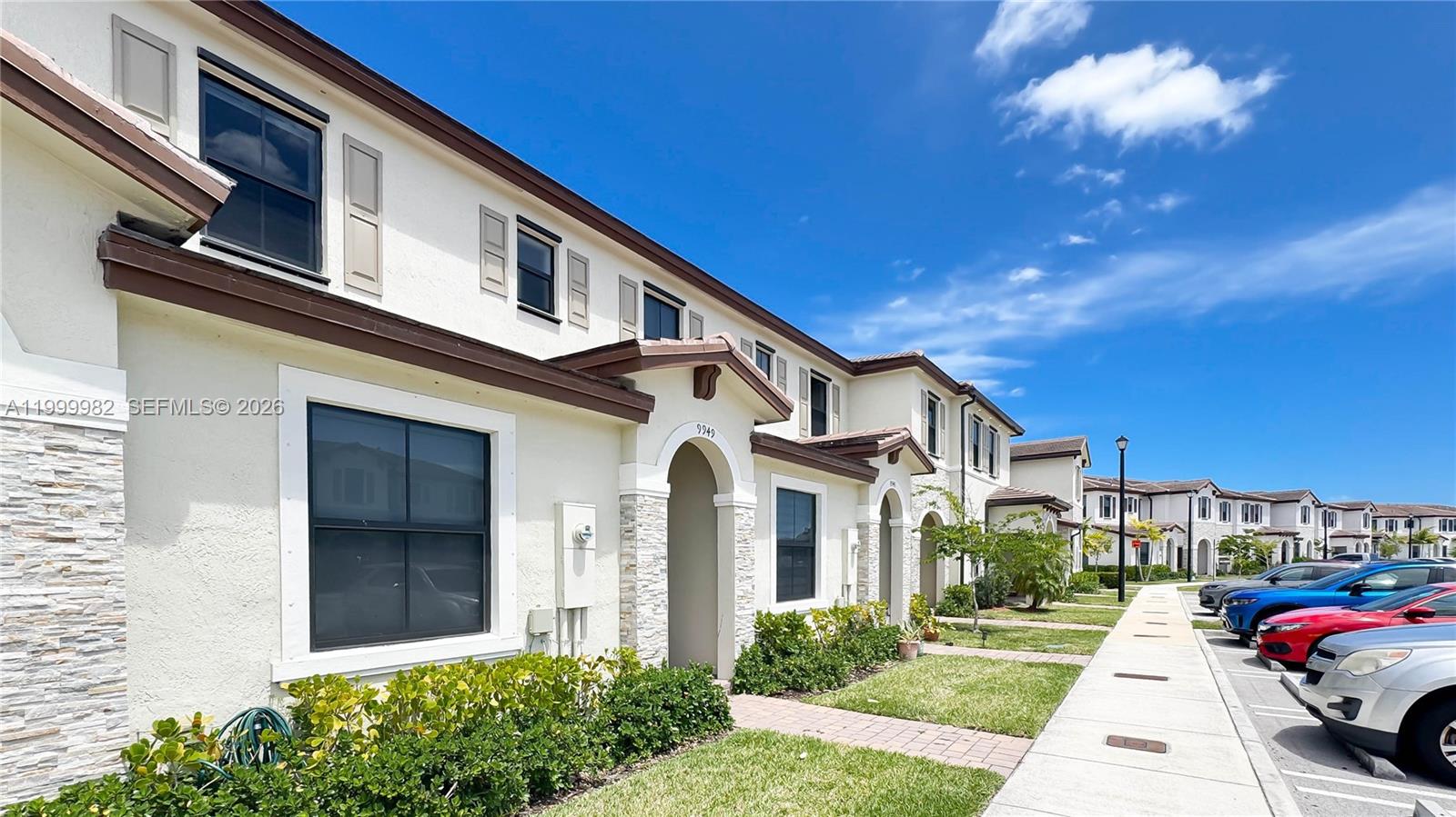 ENCLAVE SOUTH PHASE 2 - Residential