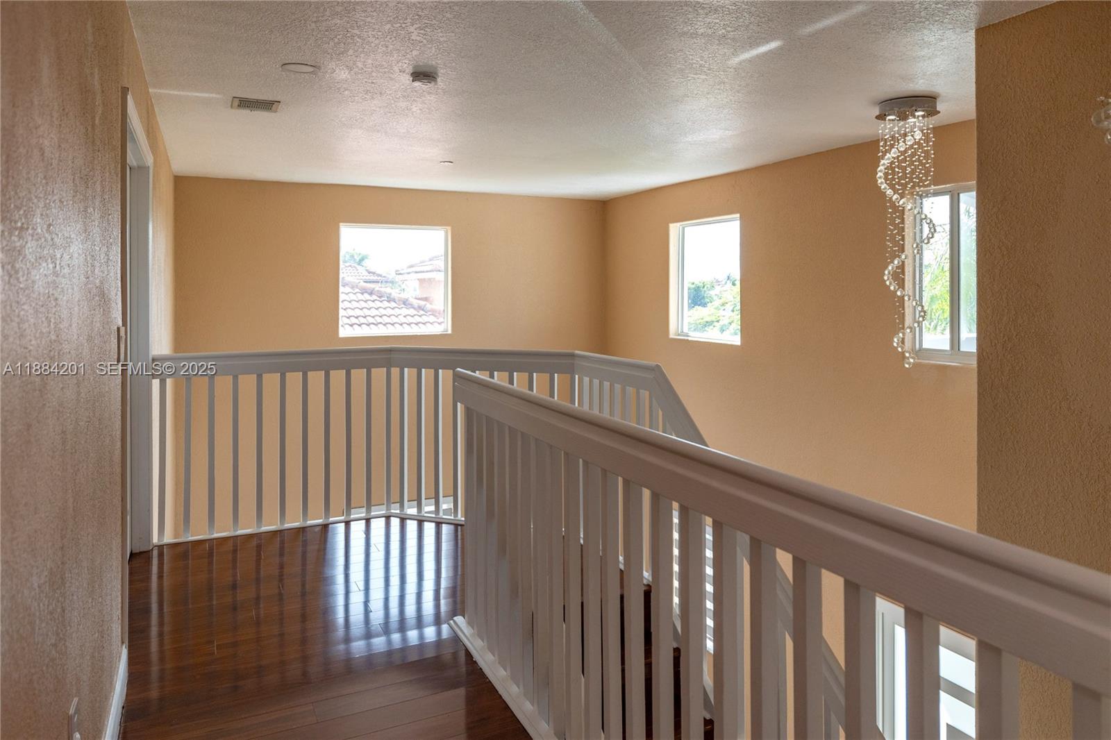 PELICANS POINT A T MILLER - Residential