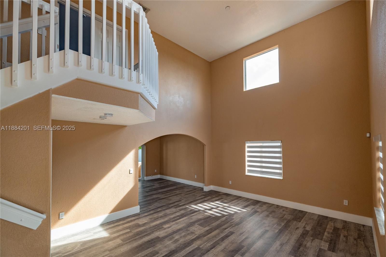 PELICANS POINT A T MILLER - Residential