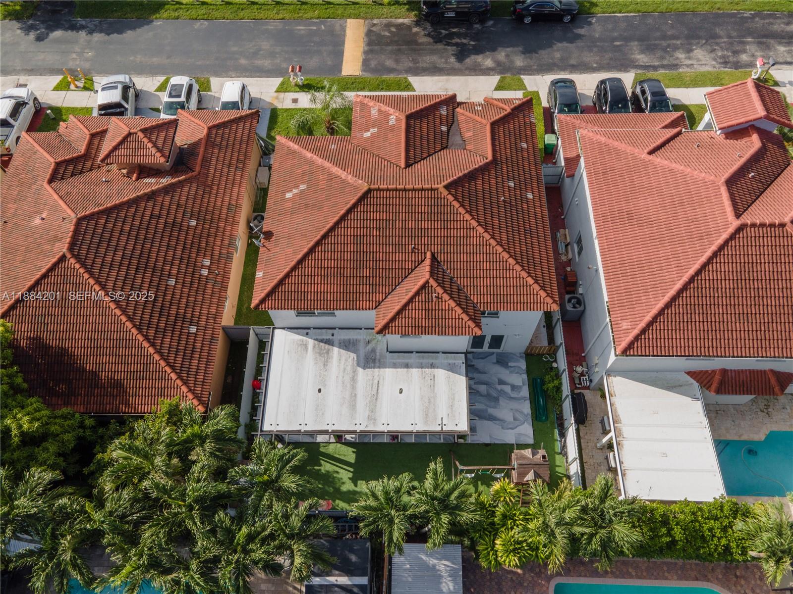 PELICANS POINT A T MILLER - Residential