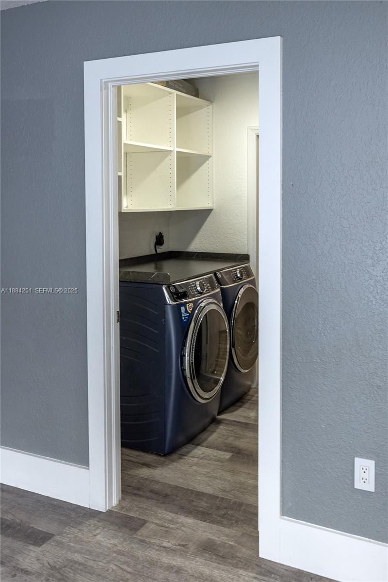 PELICANS POINT A T MILLER - Residential