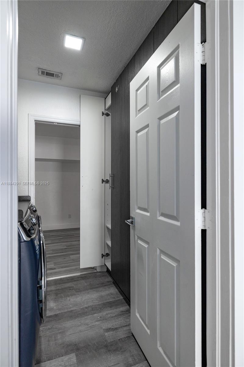 PELICANS POINT A T MILLER - Residential