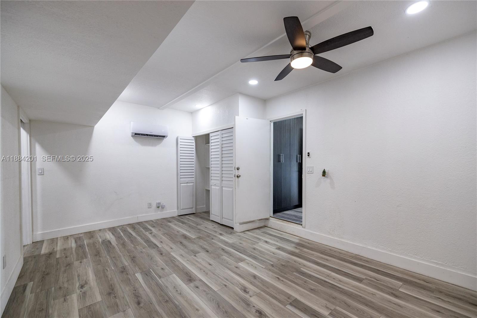 PELICANS POINT A T MILLER - Residential