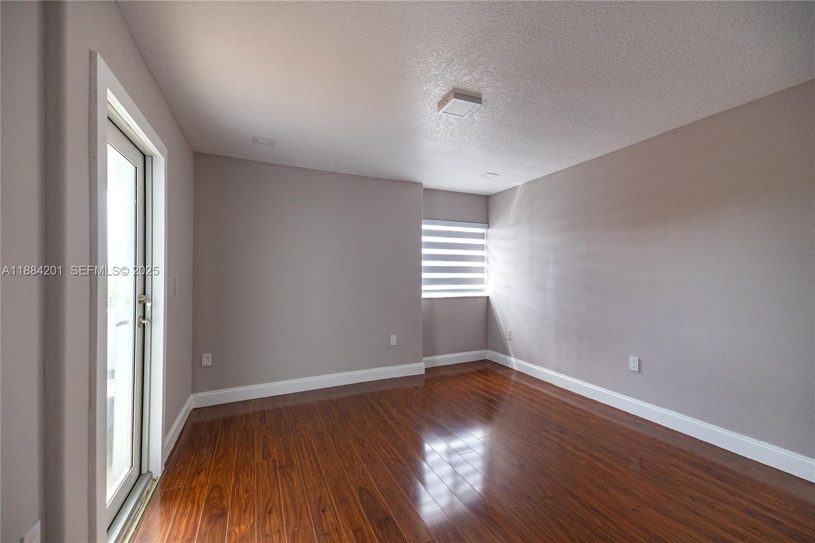 PELICANS POINT A T MILLER - Residential