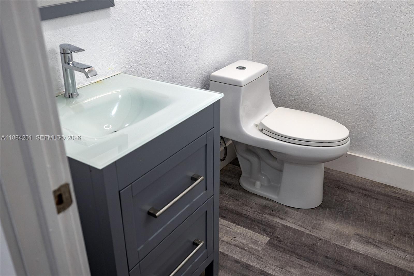 PELICANS POINT A T MILLER - Residential