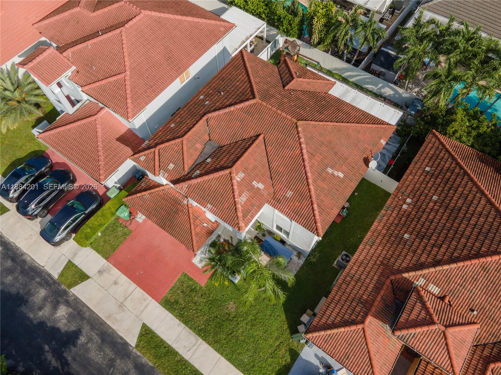 PELICANS POINT A T MILLER - Residential