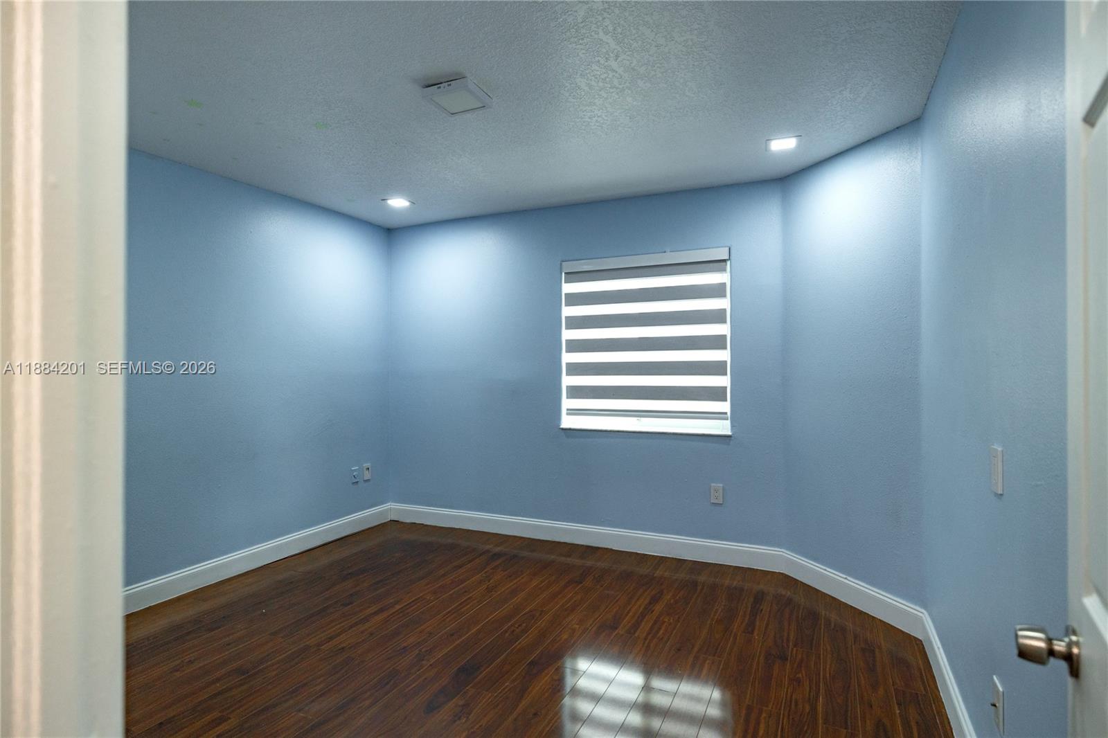 PELICANS POINT A T MILLER - Residential