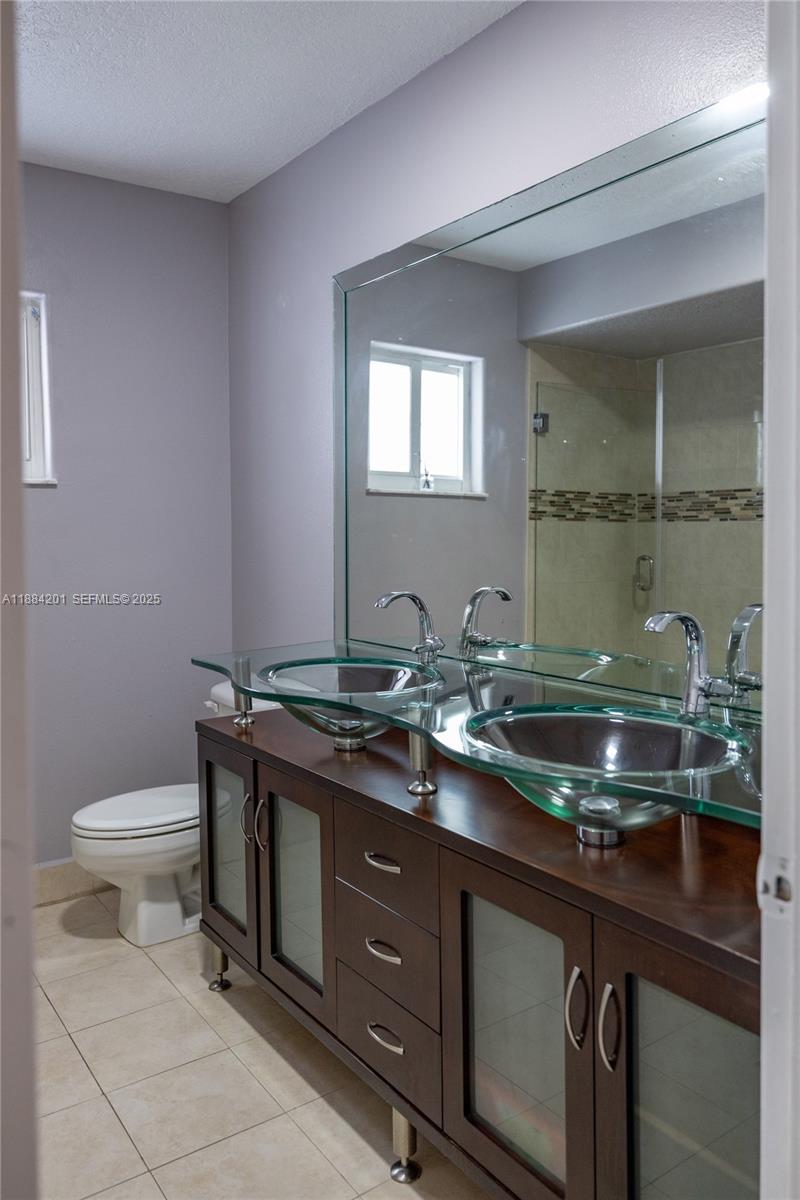 PELICANS POINT A T MILLER - Residential