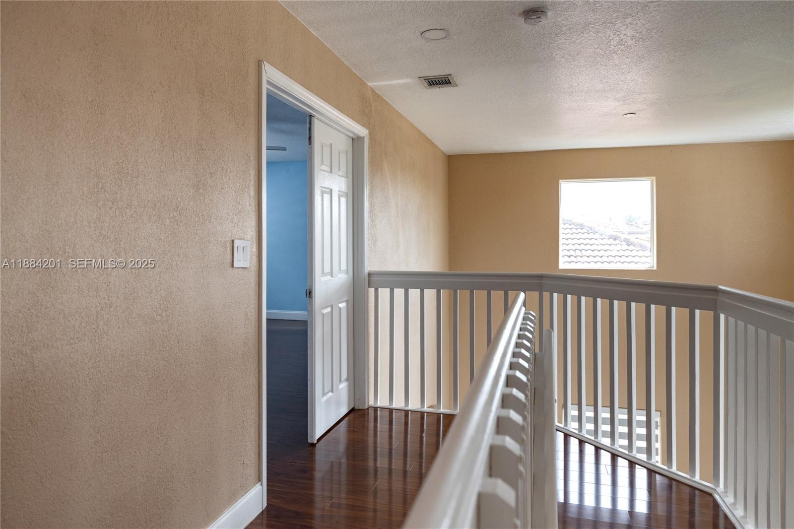 PELICANS POINT A T MILLER - Residential