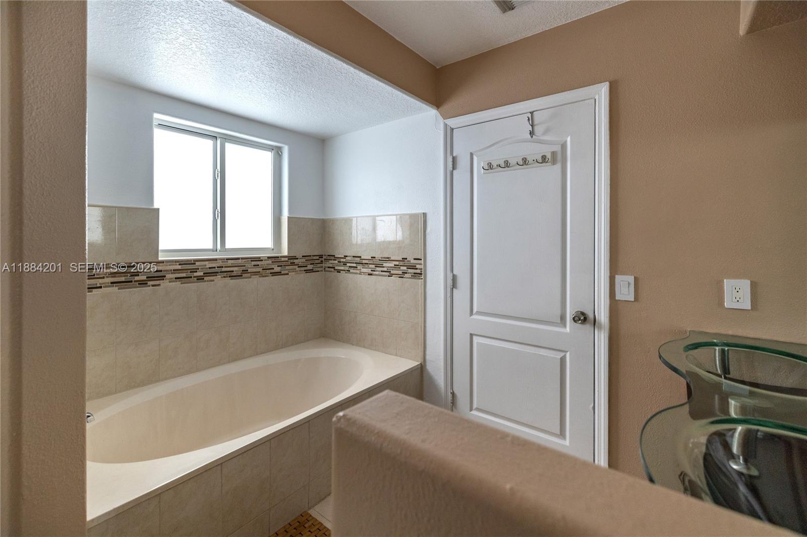 PELICANS POINT A T MILLER - Residential