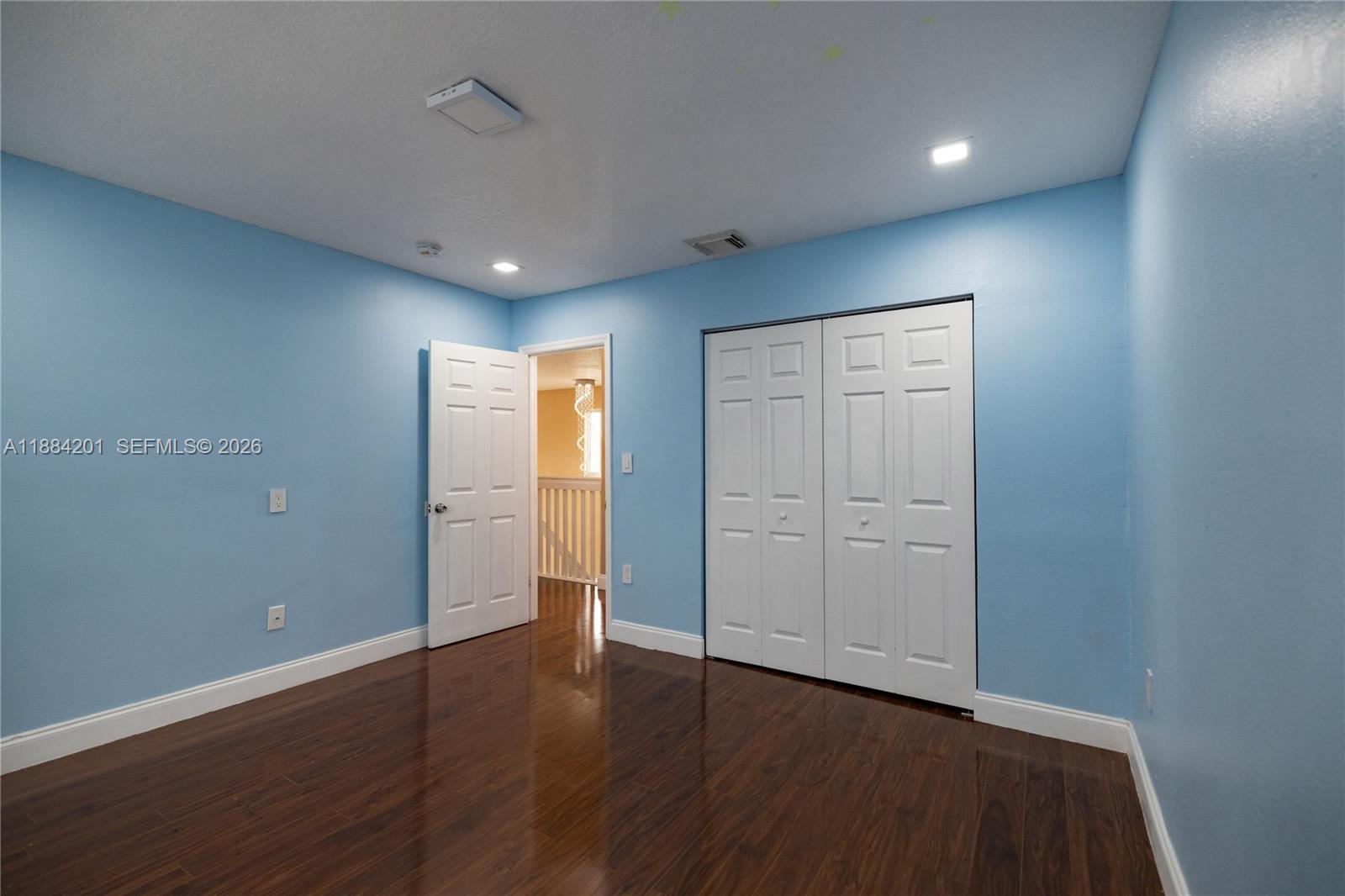 PELICANS POINT A T MILLER - Residential