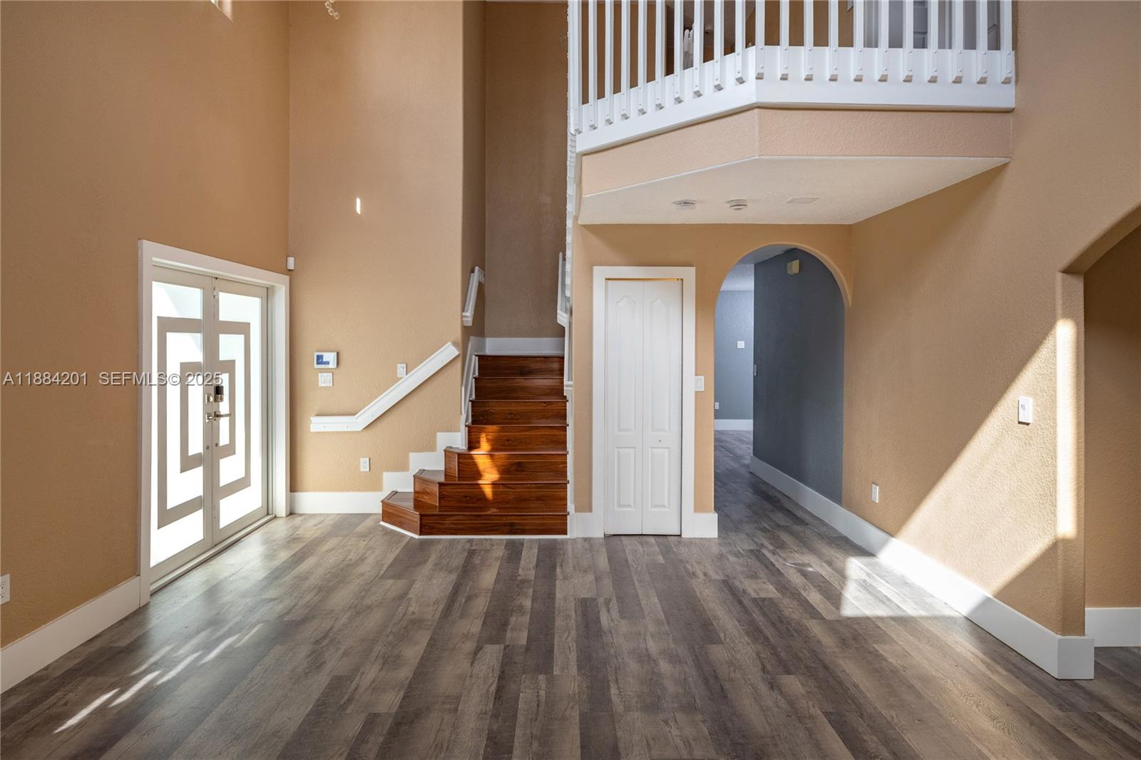 PELICANS POINT A T MILLER - Residential