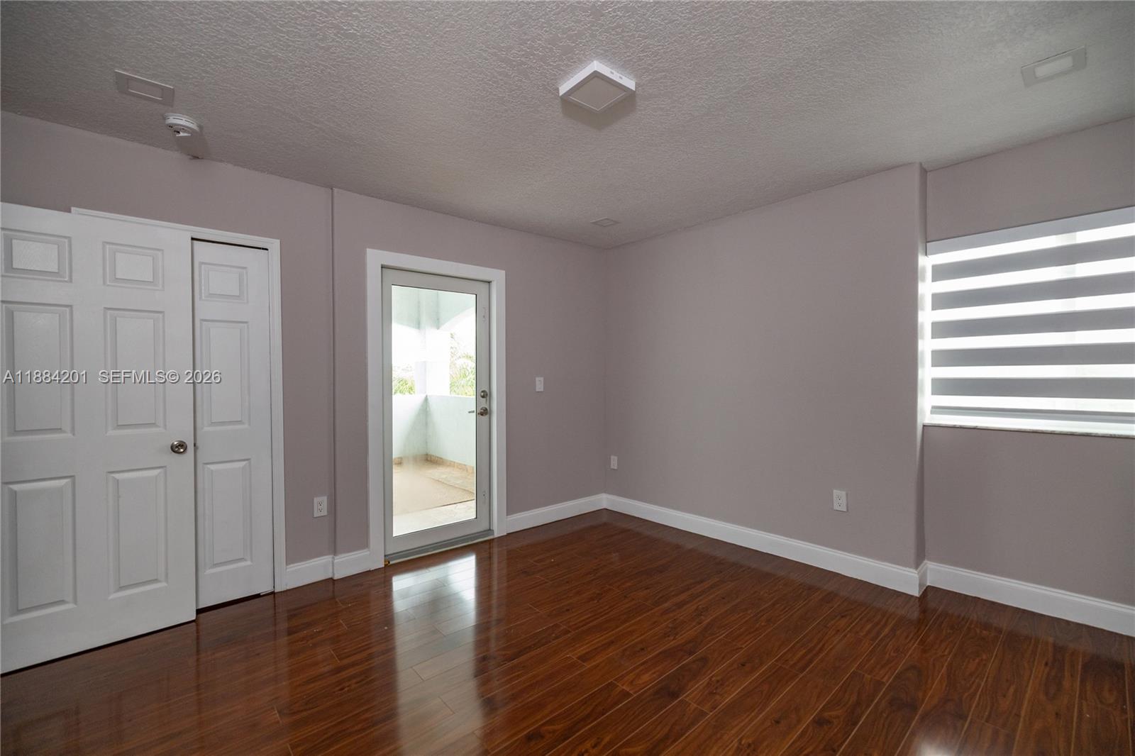 PELICANS POINT A T MILLER - Residential