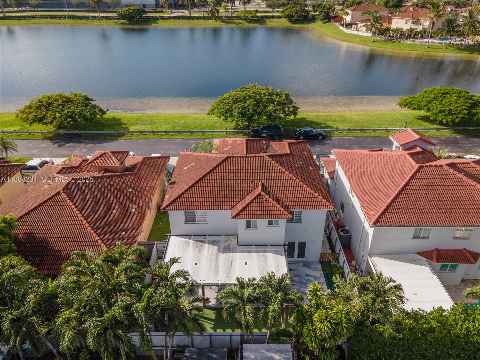 PELICANS POINT A T MILLER - Residential