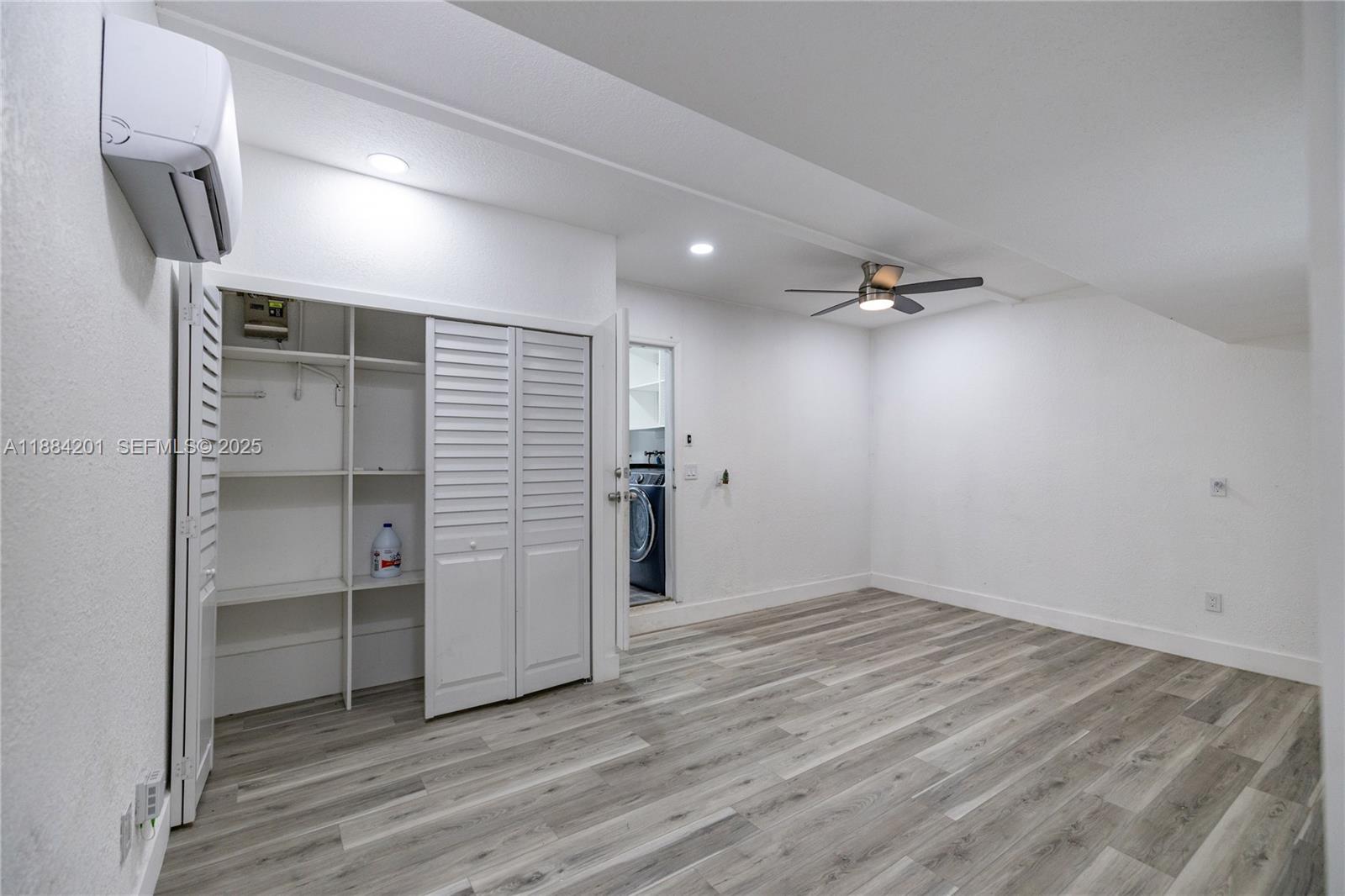 PELICANS POINT A T MILLER - Residential