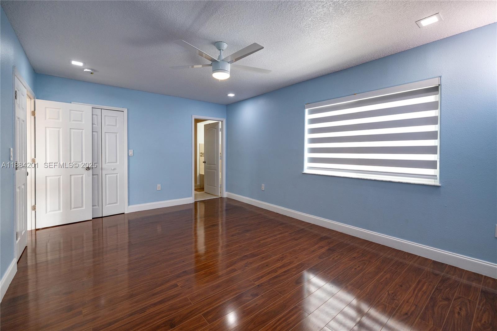 PELICANS POINT A T MILLER - Residential