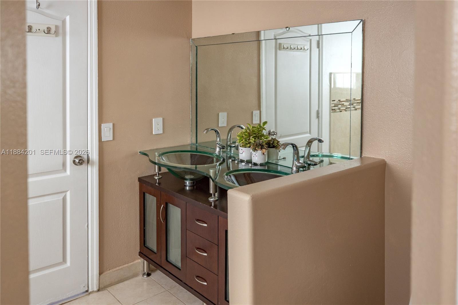 PELICANS POINT A T MILLER - Residential