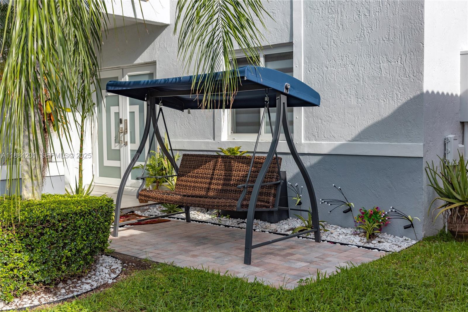 PELICANS POINT A T MILLER - Residential