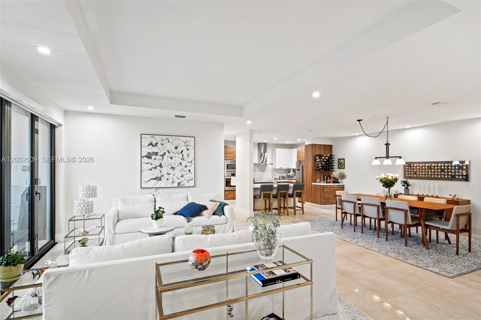 718 Valencia Ave 307