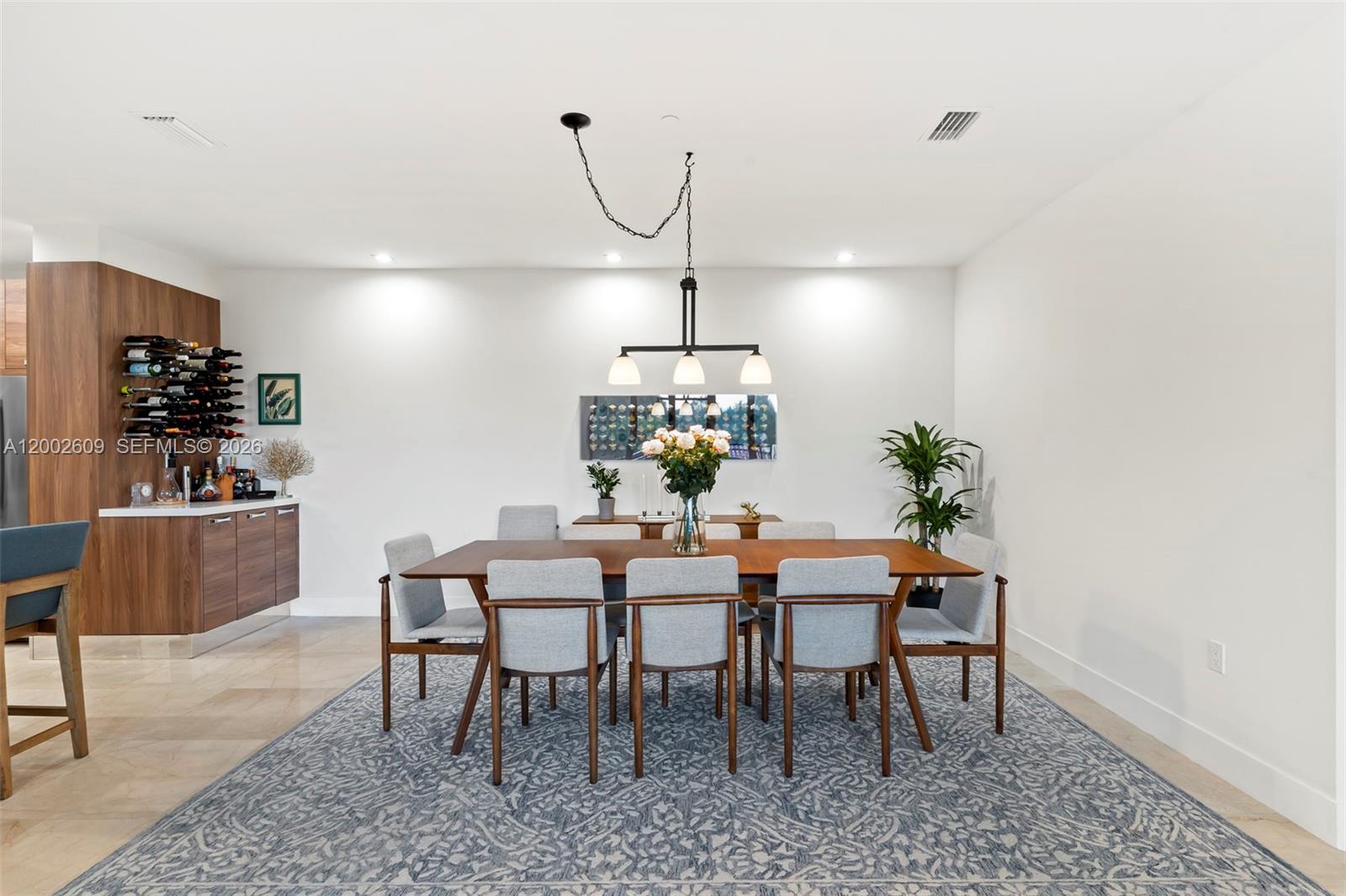 718 Valencia Ave 307