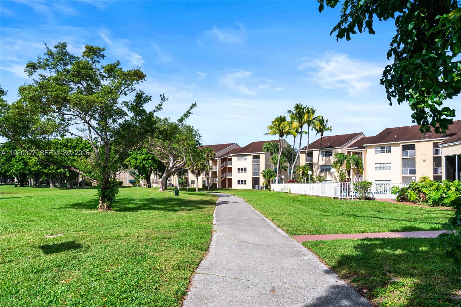 HAMMOCKS TRAILS CONDO - Residential Lease