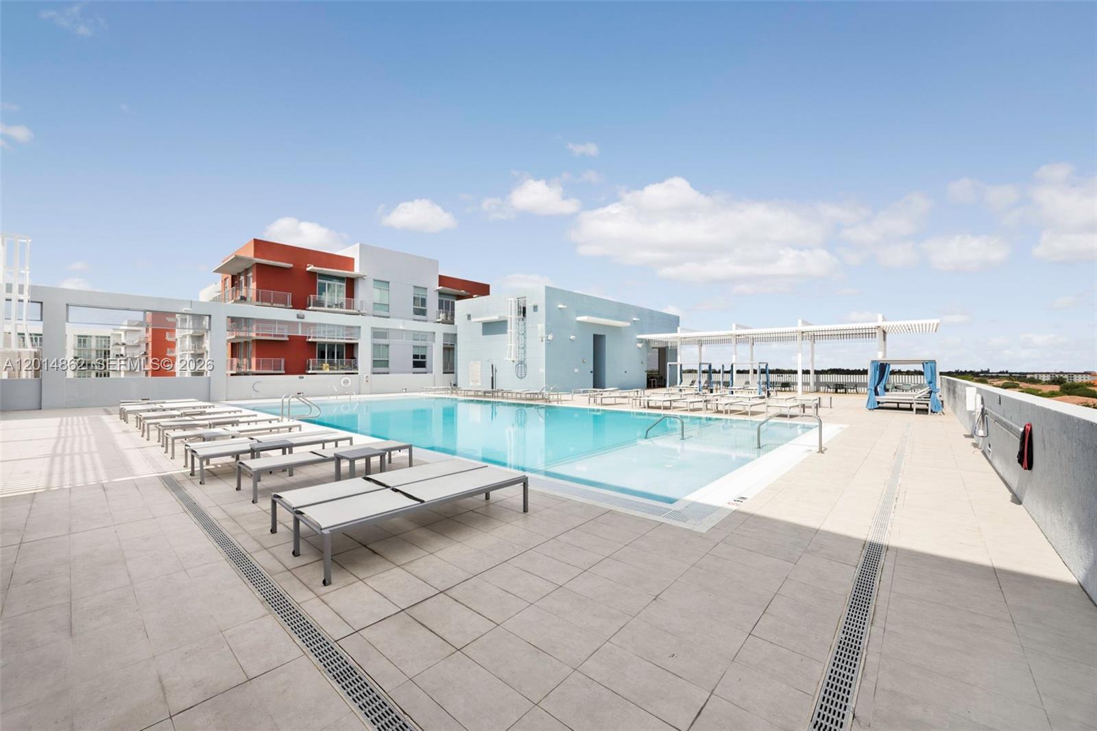 MIDTOWN AT DORAL - Residential