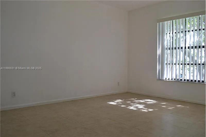 LAKE WINDWOOD CONDO - Residential Lease