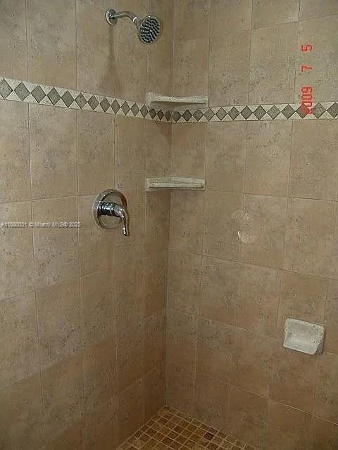 LAKE WINDWOOD CONDO - Residential Lease