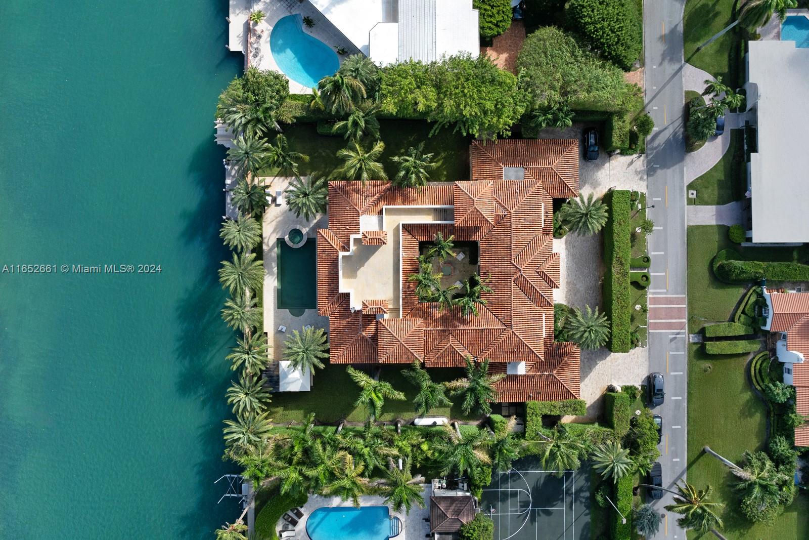 SUNSET ISLANDS-ISLAND NO - Residential