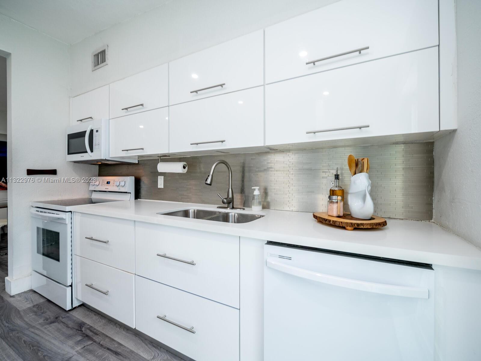 WOODLAND PARK AMD PLAT - Residential