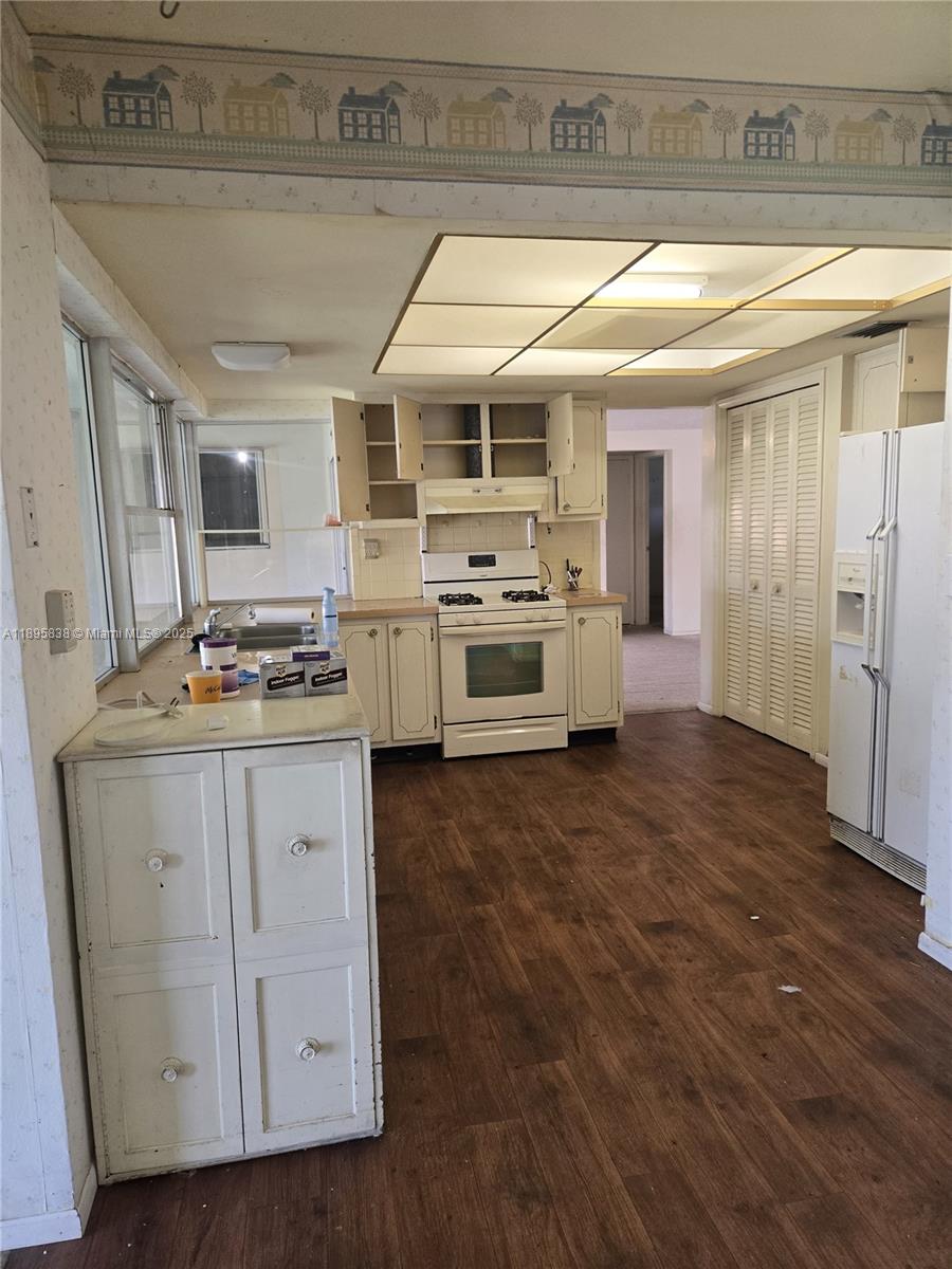 MIRAMAR ISLES SEC 4 - Residential
