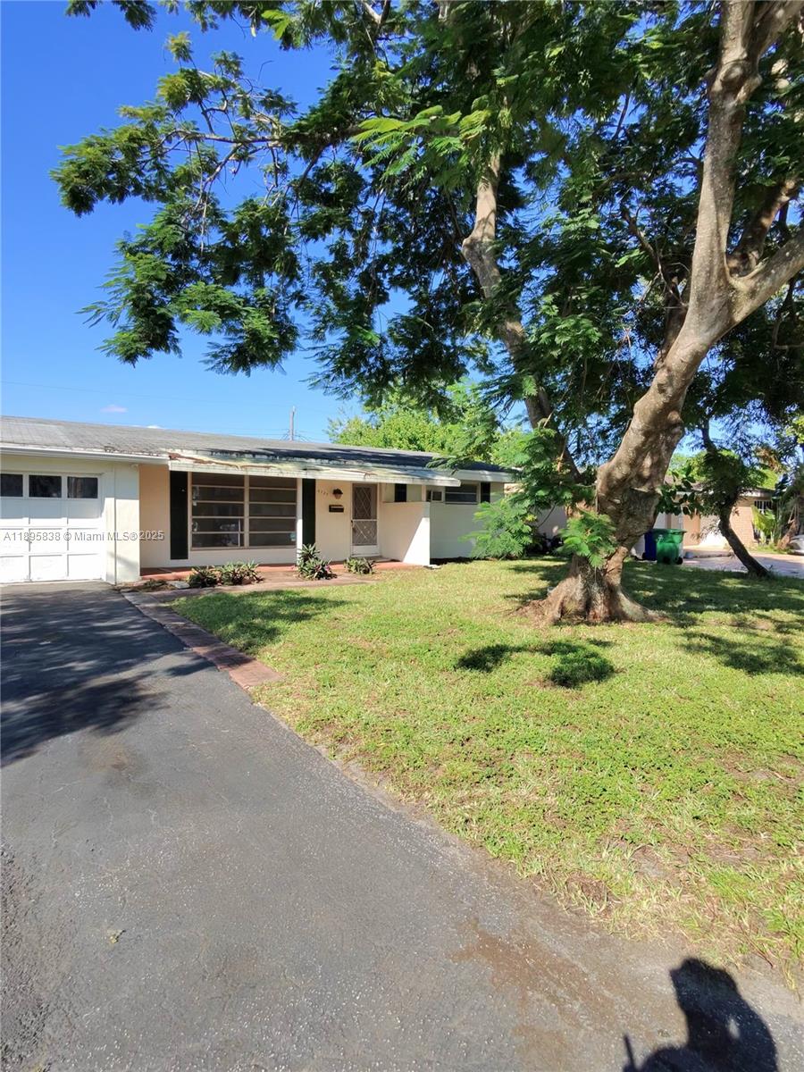MIRAMAR ISLES SEC 4 - Residential