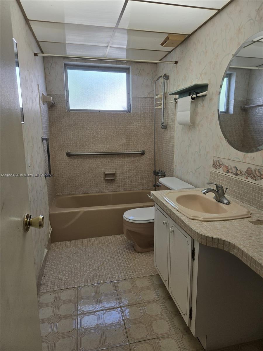 MIRAMAR ISLES SEC 4 - Residential