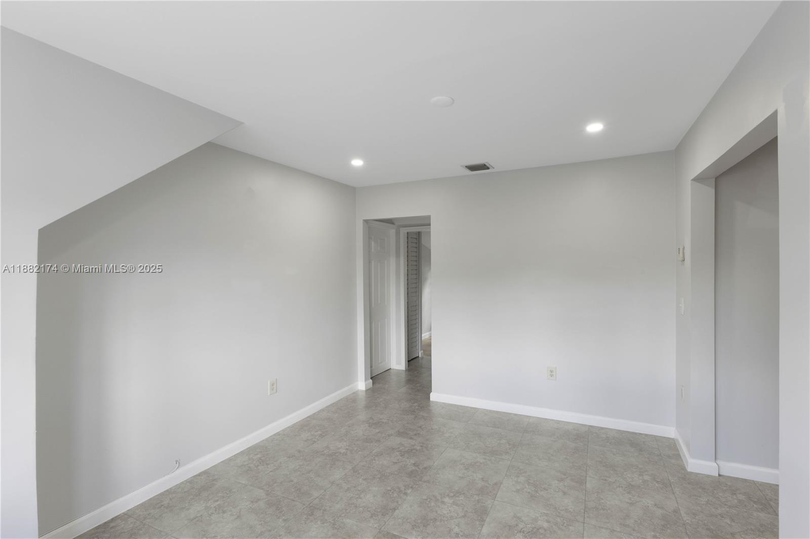 OSCEOLA GROVES - Residential Lease