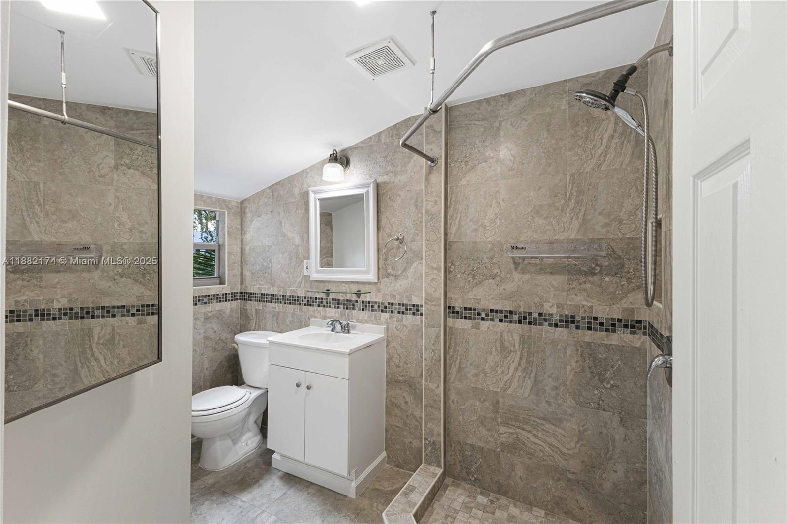 OSCEOLA GROVES - Residential Lease