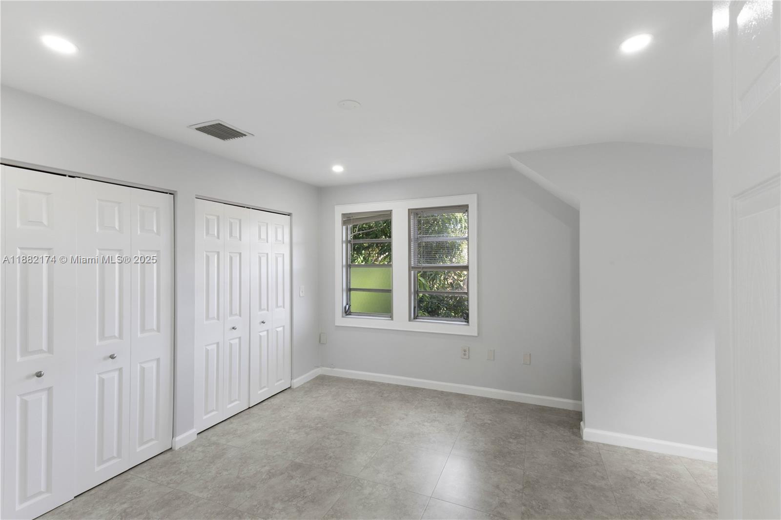 OSCEOLA GROVES - Residential Lease