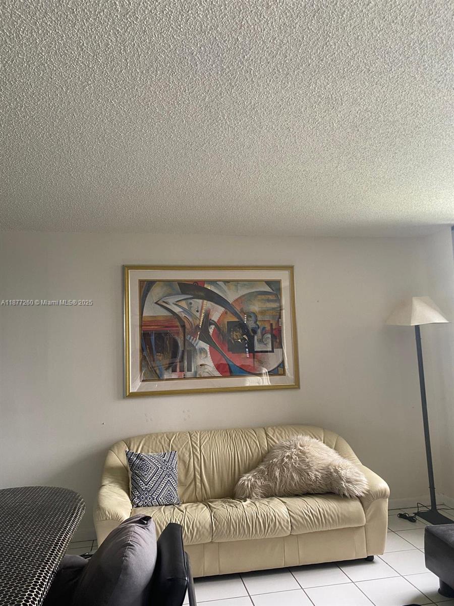 NO 114 PALM-AIRE COUNTRY - Residential