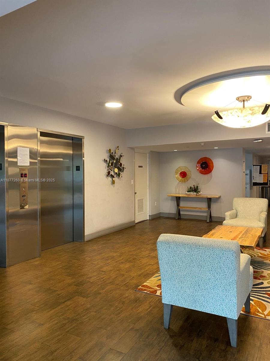 NO 114 PALM-AIRE COUNTRY - Residential