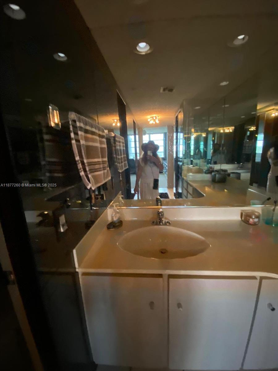 NO 114 PALM-AIRE COUNTRY - Residential