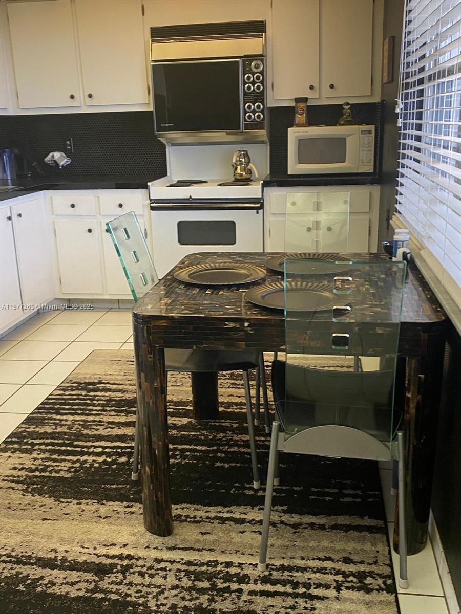 NO 114 PALM-AIRE COUNTRY - Residential