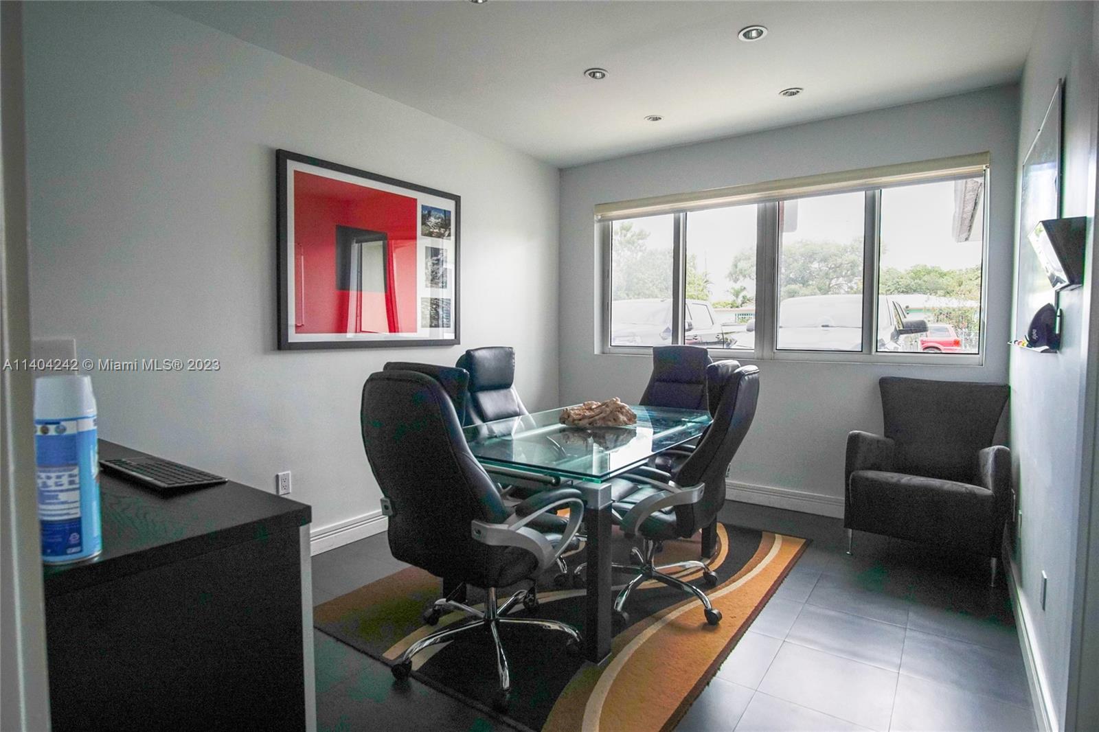 Freestanding office building. The layout of the building offers plenty of natural light and the open plan allows for easy collaboration and communication amongst colleagues.