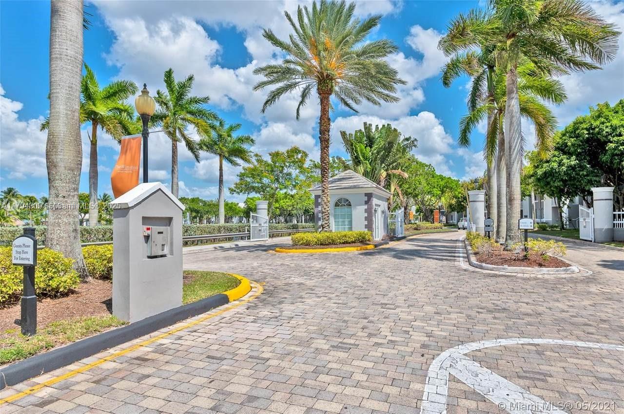 Rental Property at 11155 Sw 5th Pl 108, Pembroke Pines, Miami-Dade County, Florida - Bedrooms: 2 
Bathrooms: 2  - $2,280 MO.