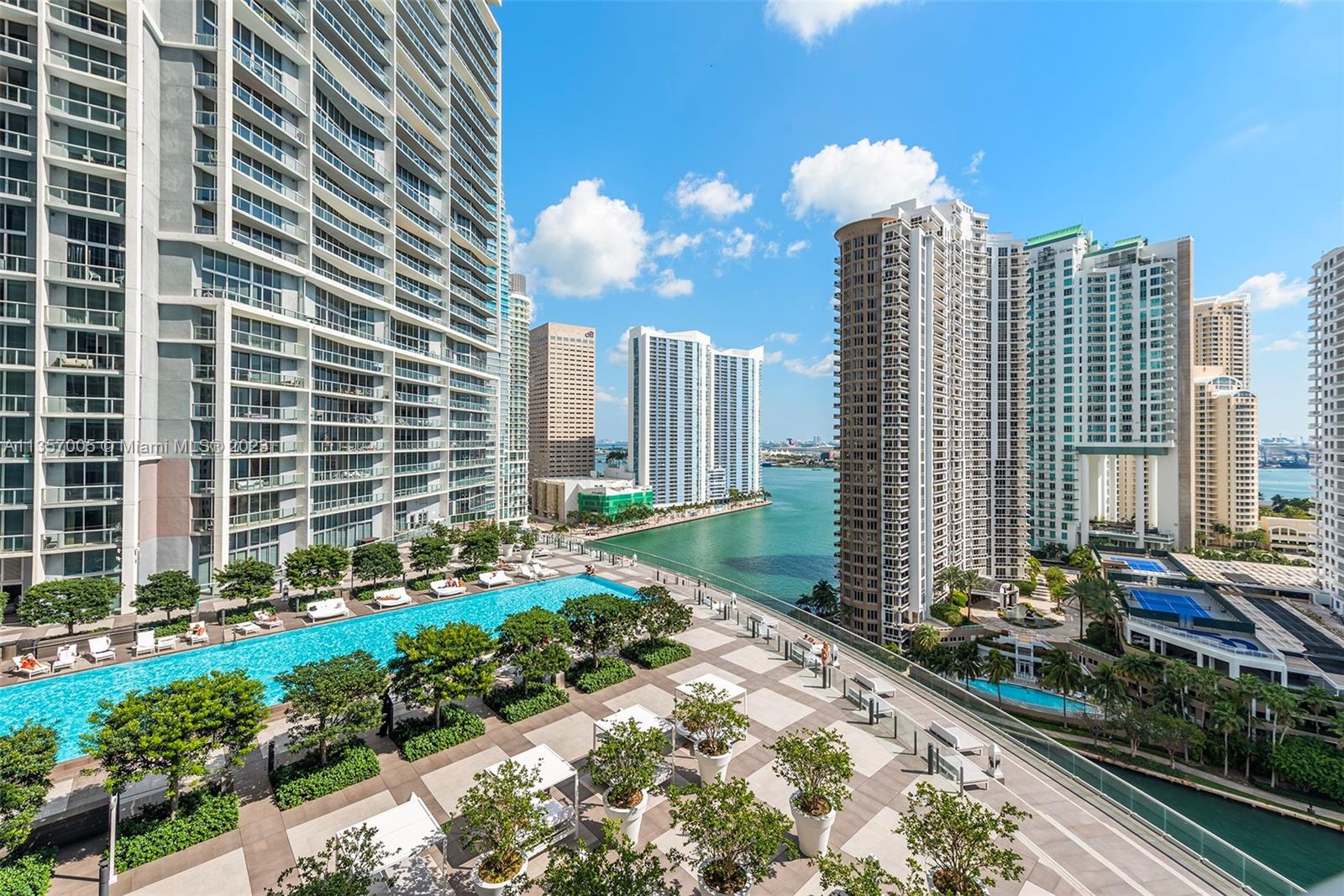 Photo 1 of 34 of 495 Brickell Ave 1804 condo
