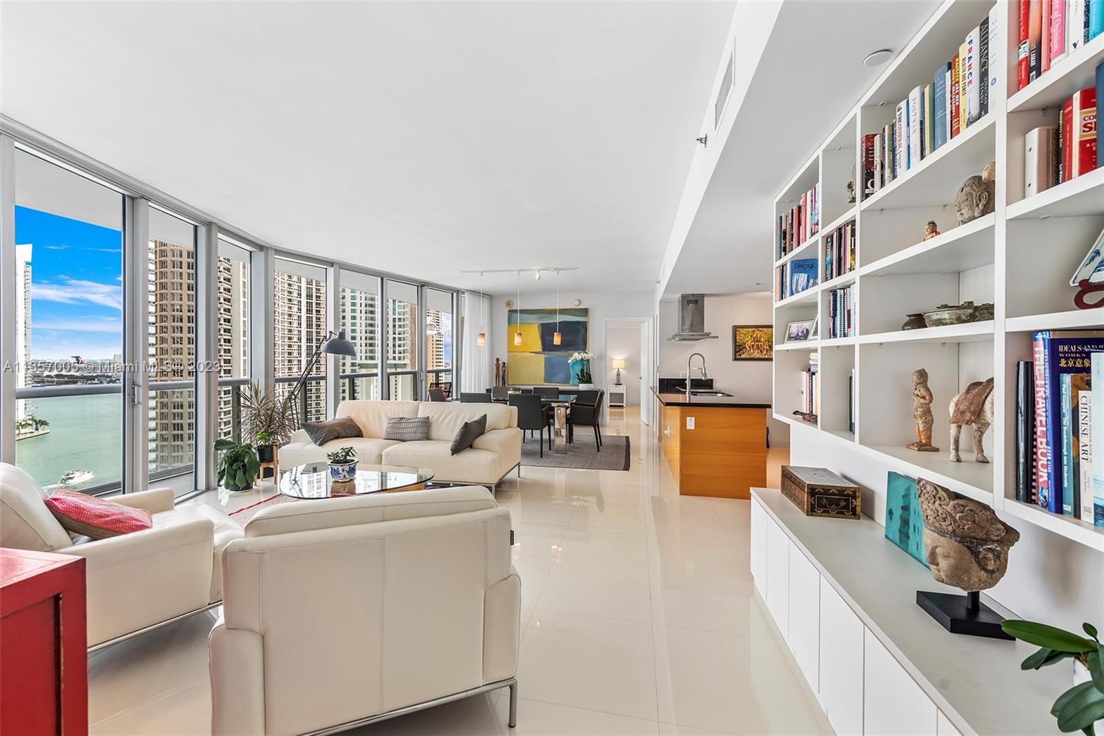 Photo 6 of 34 of 495 Brickell Ave 1804 condo