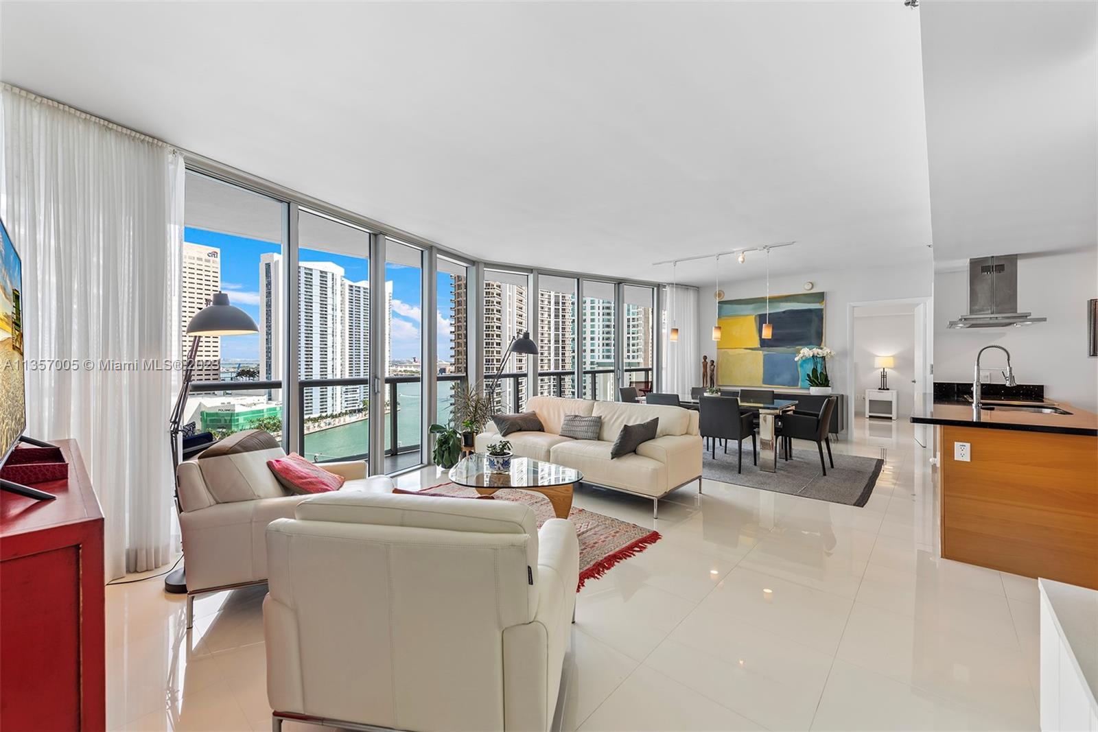 Photo 4 of 34 of 495 Brickell Ave 1804 condo