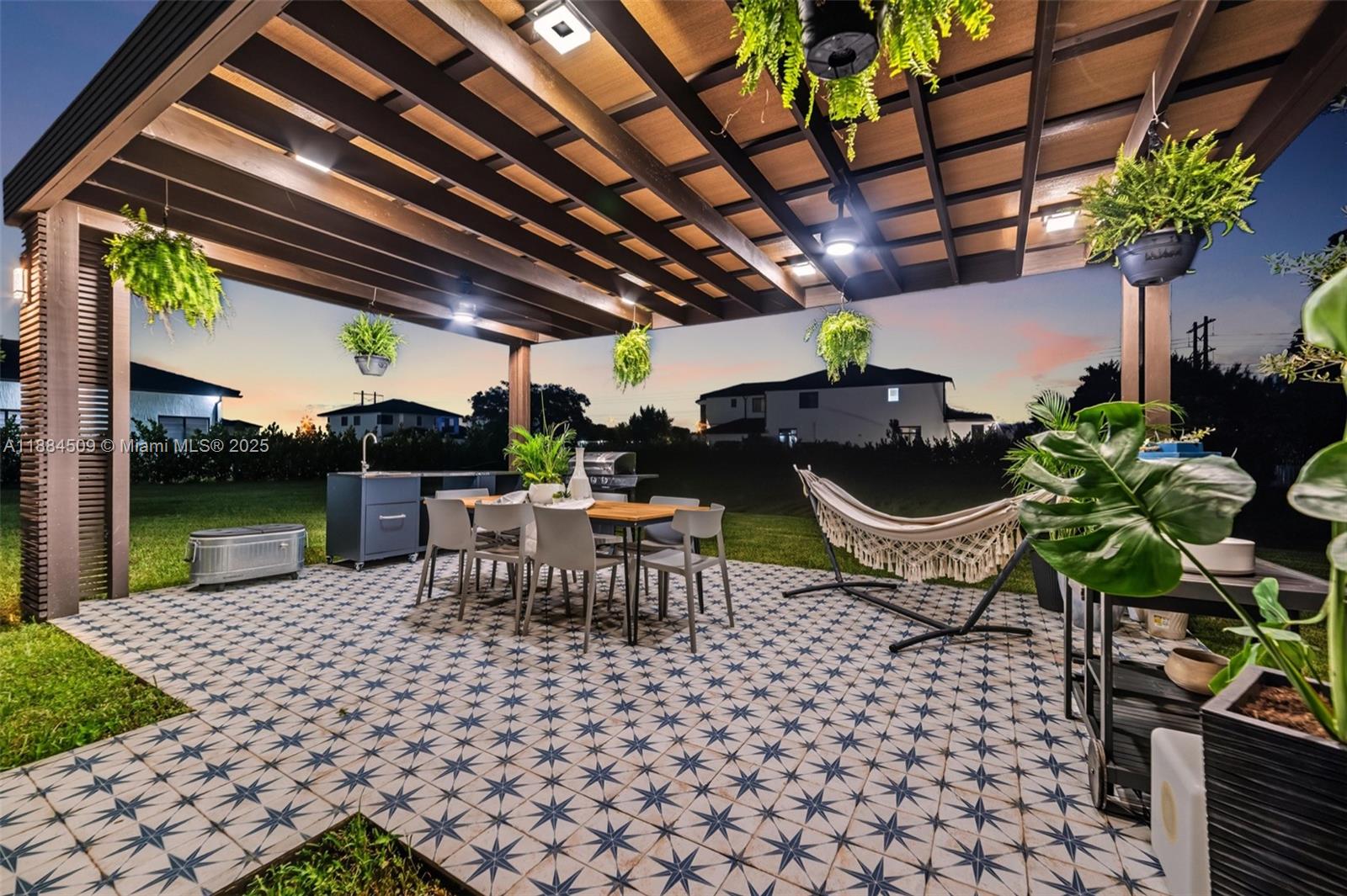 CIRCLE S ESTATES - Residential