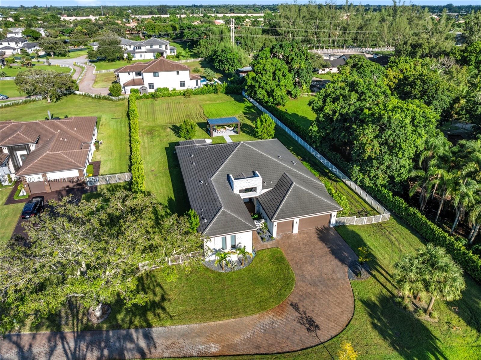 CIRCLE S ESTATES - Residential