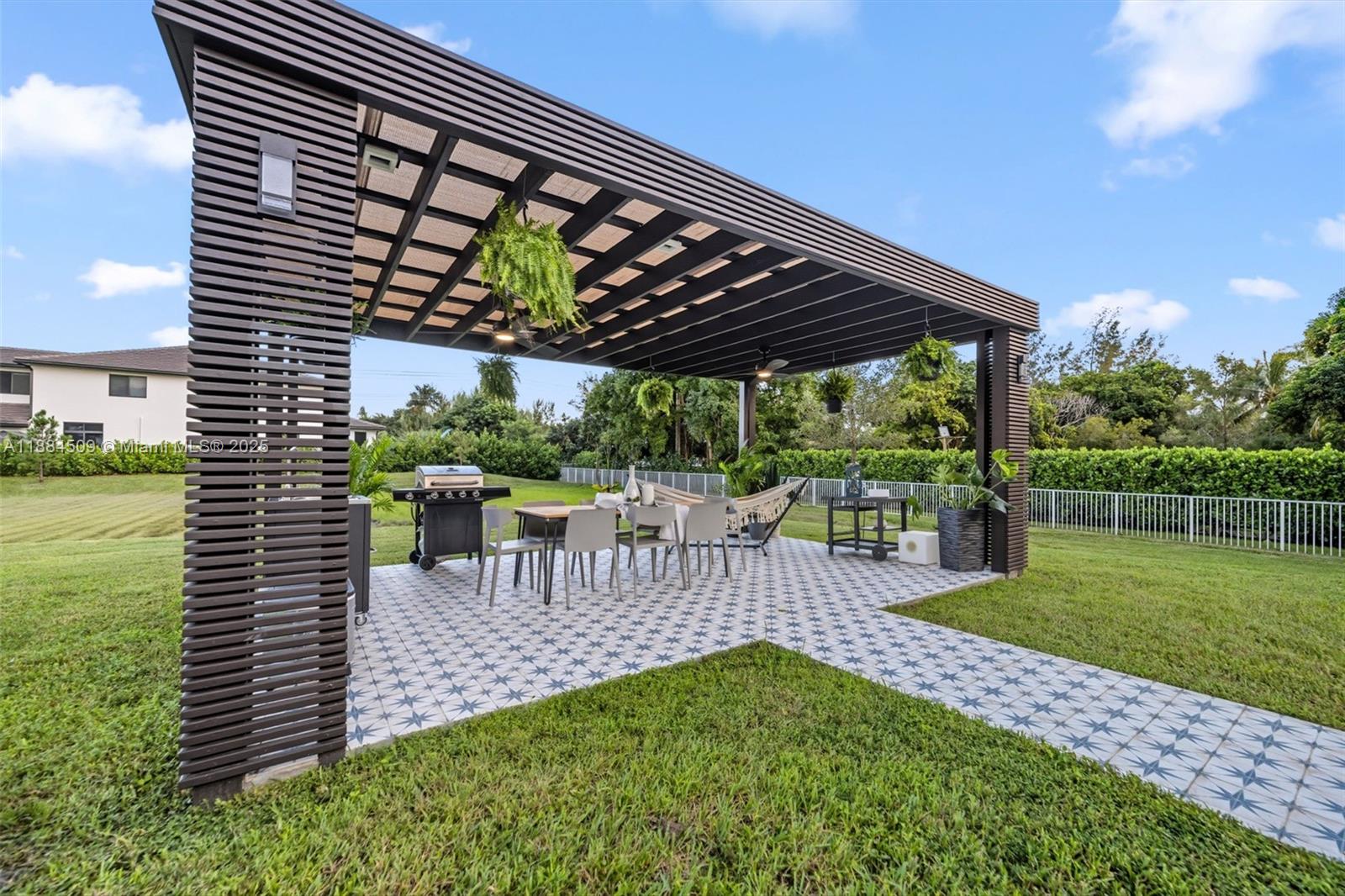 CIRCLE S ESTATES - Residential